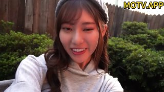 高颜值性感美女洗澡都这么骚气故意挑逗把下面洗干净然后大震动器加肉棒把骚穴搞的淫水泛滥叫的诱人 (中)